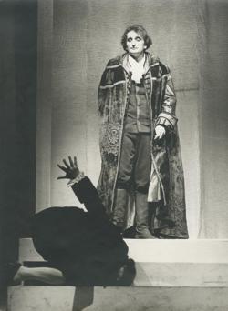 YE1983_10_PH007