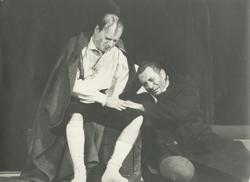 YE1983_10_PH019