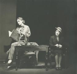 YE1983_11_PH010