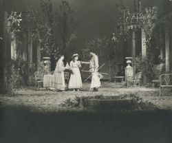 YE1984_01_PH020