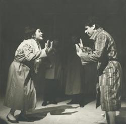 YE1984_04_PH021