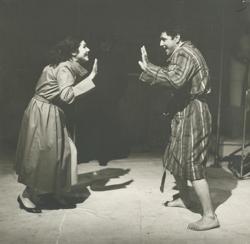 YE1984_04_PH022