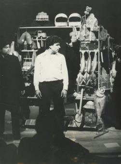 YE1984_04_PH023