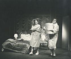 YE1984_10_PH012
