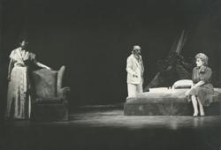 YE1984_11_PH010