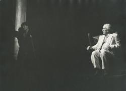 YE1984_11_PH021