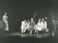 YE1984_11_PH022