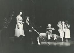 YE1984_11_PH026