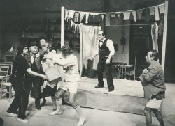 YE1985_04_PH014
