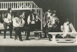 YE1985_11_PH015
