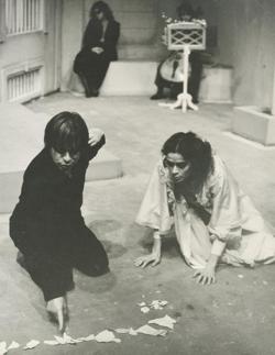 YE1986_04_PH012