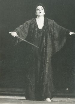 YE1986_07_PH011