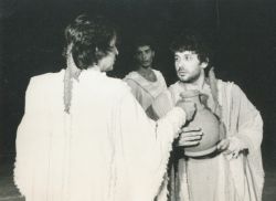 YE1986_07_PH018