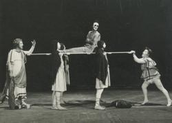 YE1986_08_PH003