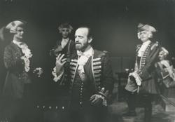 YE1987_11_PH009