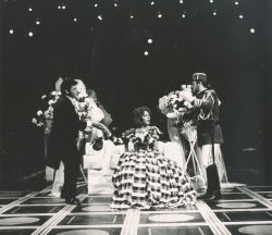 YE1988_11_PH025
