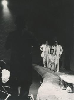 YE1989_04_PH001