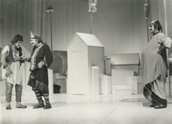 YE1990_04_PH006