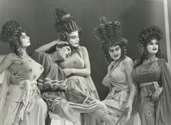 YE1990_04_PH010