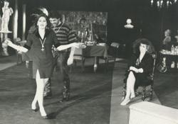 YE1990_13_PH010