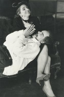 YE1990_13_PH016