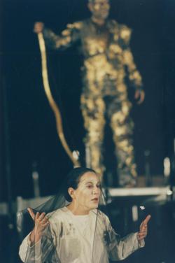YE1999_10_PH003