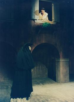 YE1999_12_PH003