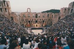 YE1999_15_PH002