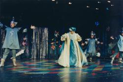 YE1999_15_PH016