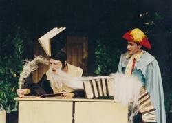 YE1999_15_PH021