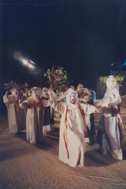 YE2004_08_PH021