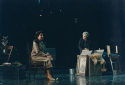 YE2004_13_PH003