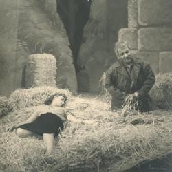 YE1951_01_PH010