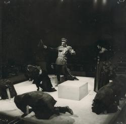 YE1971_17_PH010