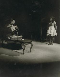 YE1971_19_PH004
