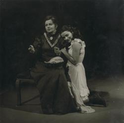 YE1971_19_PH010