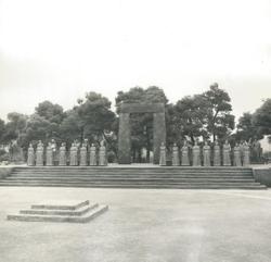 YE1977_11_PH004