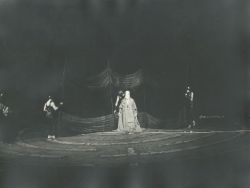 YE1982_09_PH012