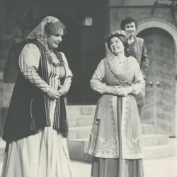 YE1983_01_PH010