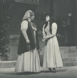 YE1983_01_PH011