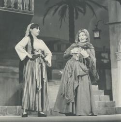 YE1983_01_PH022
