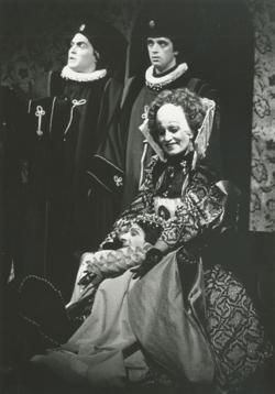 YE1990_11_PH022