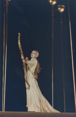 YE2004_07_PH002